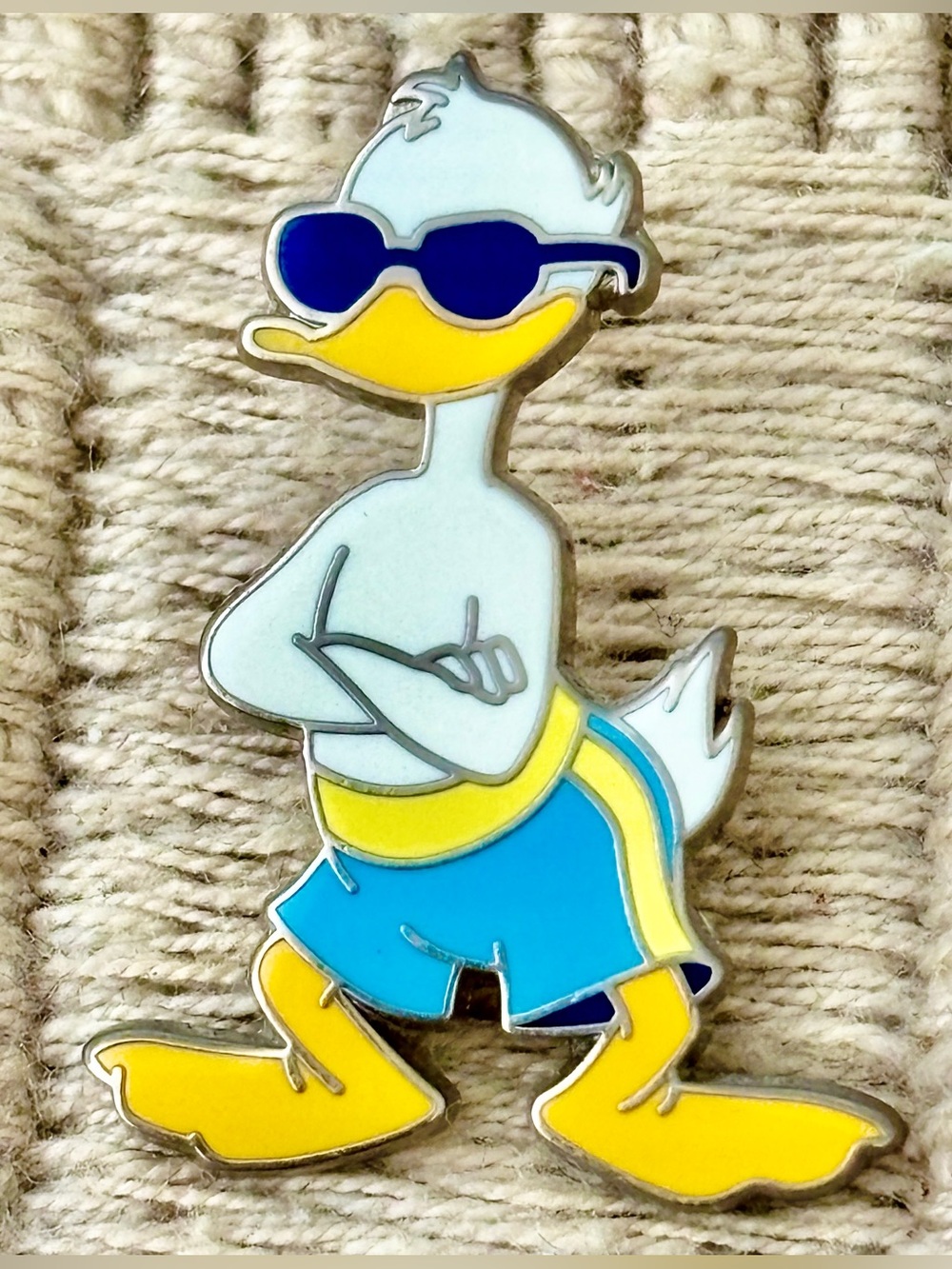 DISNEY 2012 Donald Duck "Cool Characters in Sunglasses" Booster Set Pin
